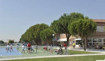 Francisco de Vitoria University fotoğraf 3