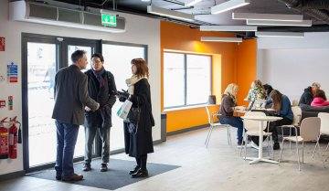 EC London 30+ Business English fotoğraf 3